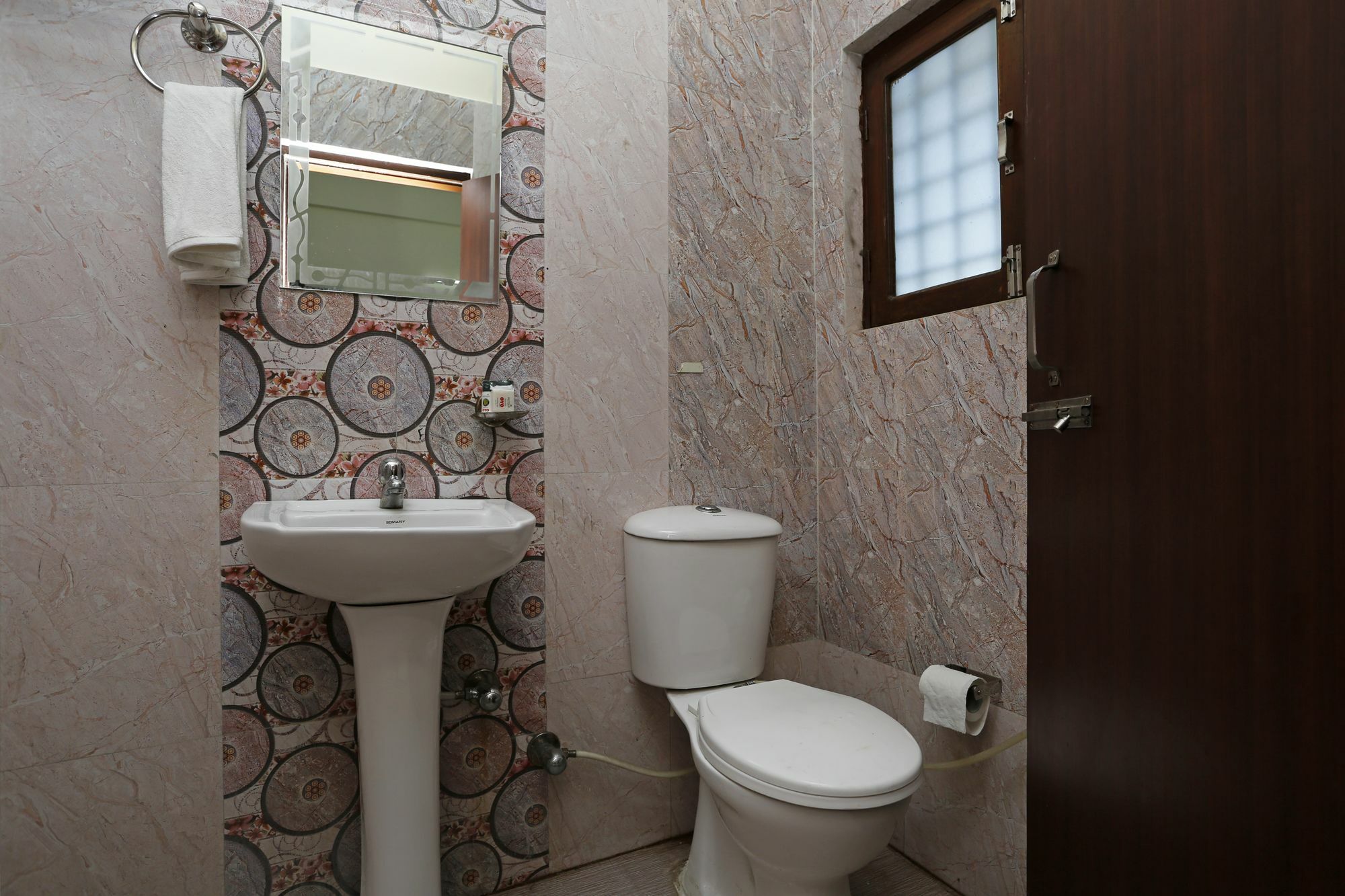 Oyo 5424 Pushpanjali Residency Ξενοδοχείο Ντεχραντούν Εξωτερικό φωτογραφία